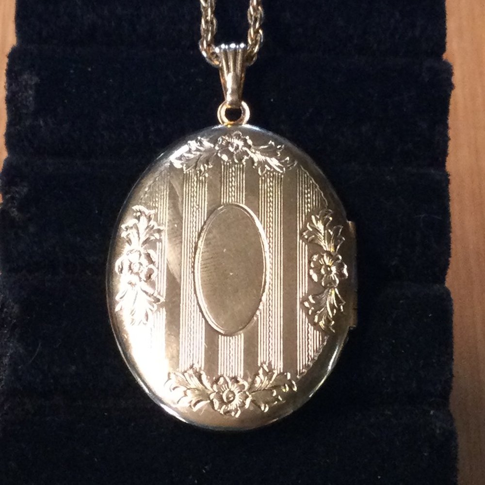 lot of 4 PENDANTS